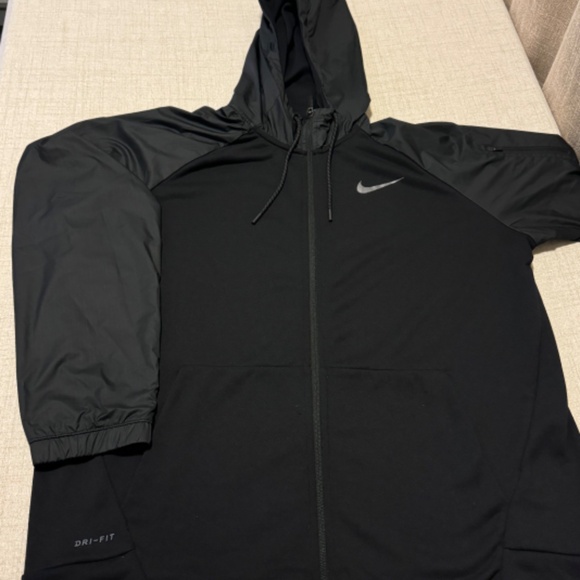 Nike | Men's Dri-Fit Jacket | Size XL - Picture 4 of 15